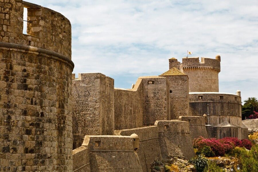 Dubrovnik: Old Town & City Walls Guided Tours Combo - The headset advantage: why it changes the listening experience