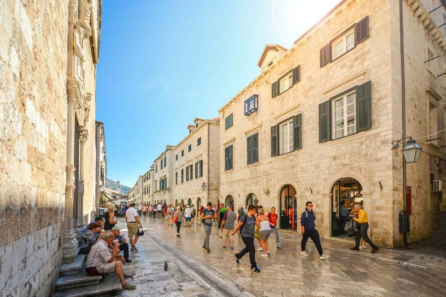 Dubrovnik: Old Town & City Walls Tour with Optional DU Pass - Old Town Lanes, St. Blaise’s Church, and the Siege Story