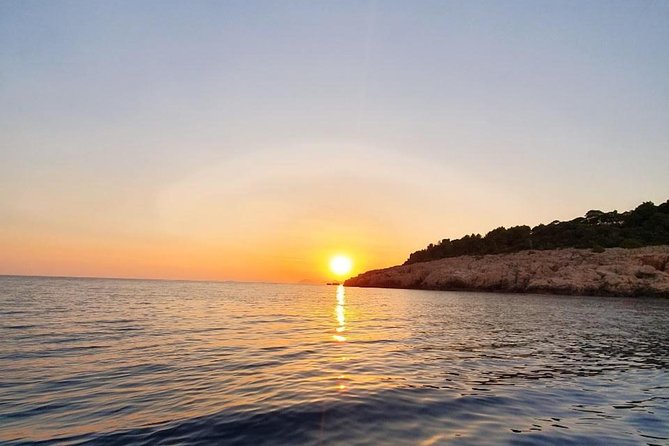 Dubrovnik Old Town Sunset Cruise - Entering Old Town by Boat: Why the Location Works