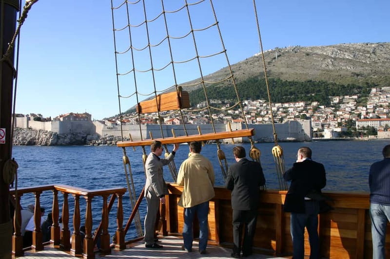 Dubrovnik Old Town Walking Tour and Cruise with Karaka - Logistics You Should Not Ignore