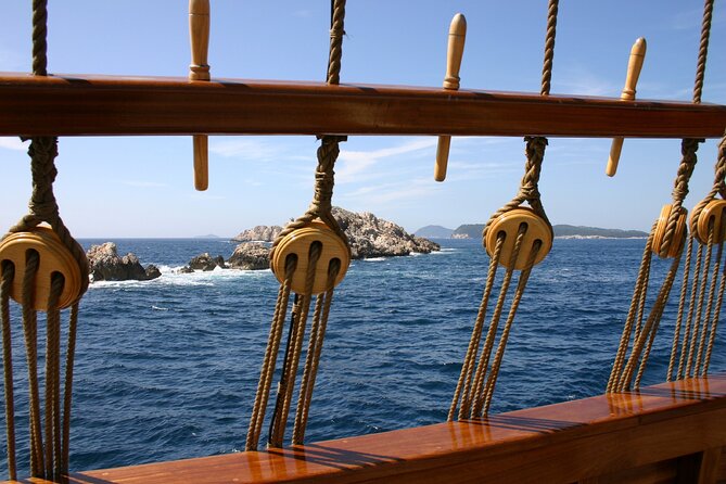 Dubrovnik Old Town Walking Tour and Cruise with Karaka - Who should book this Dubrovnik cruise-and-walk, and who might skip it
