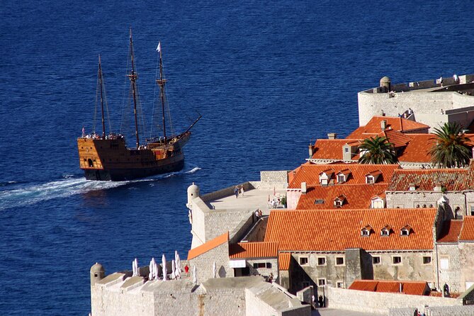 Dubrovnik Old Town Walking Tour and Cruise with Karaka - Should you book this Dubrovnik Old Town walking tour and Karaka cruise?