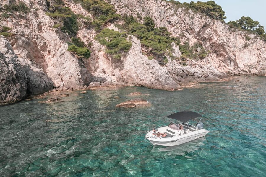 Dubrovnik: Private Boat Island Tour - Between islands: Elafiti cruising for repeat swims
