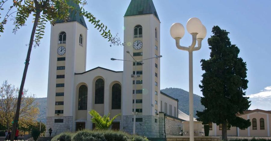 Dubrovnik: Private Day Trip to Medjugorje with Hotel Pickup - Private Dubrovnik Pickup Makes Medjugorje Feel Manageable
