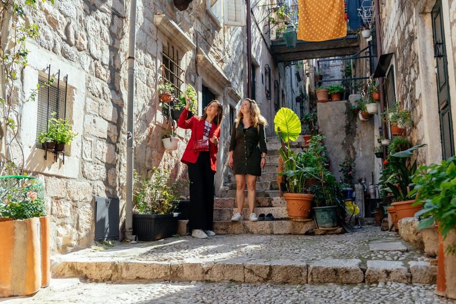 Dubrovnik: Private Family Friendly City Tour with Guide - Ice cream and local treat stops that kids actually remember