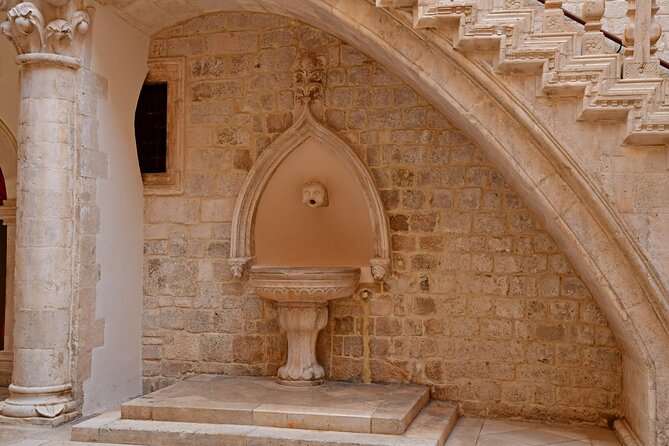 Dubrovnik Rector's Palace Cultural History Museum Tour - The outside hour: St. Blaise Church and palace-area context