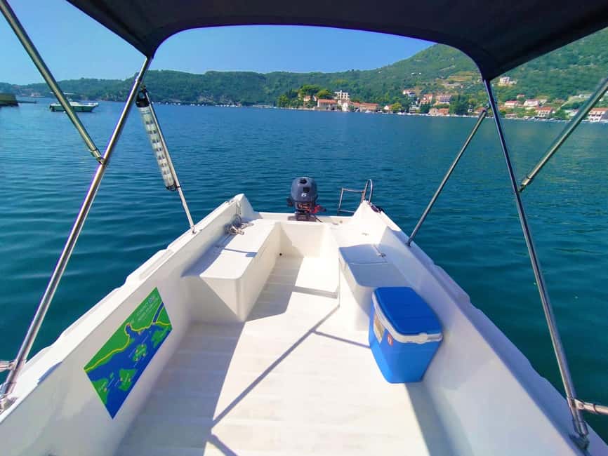 Dubrovnik: Rent a fun and easy to use boat without license - Meeting point and parking: House Tereza is the anchor