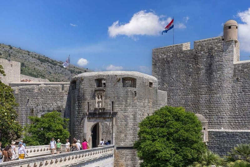 Dubrovnik: Small-Group Guided Old Town History Walking Tour - Onofrio’s Fountain: the photo stop that earns its spot