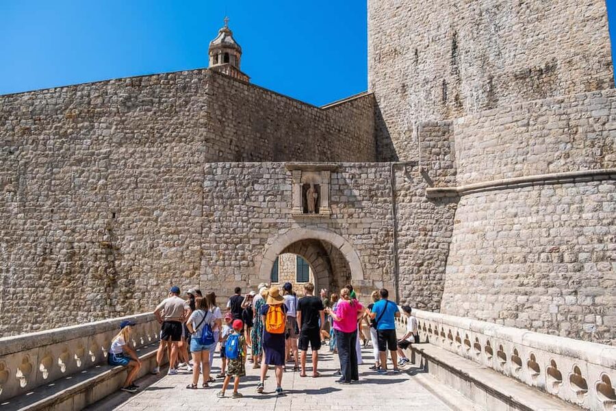 Dubrovnik: Small-Group Guided Old Town History Walking Tour - Meeting at Nautika: Finding the tour start without stress