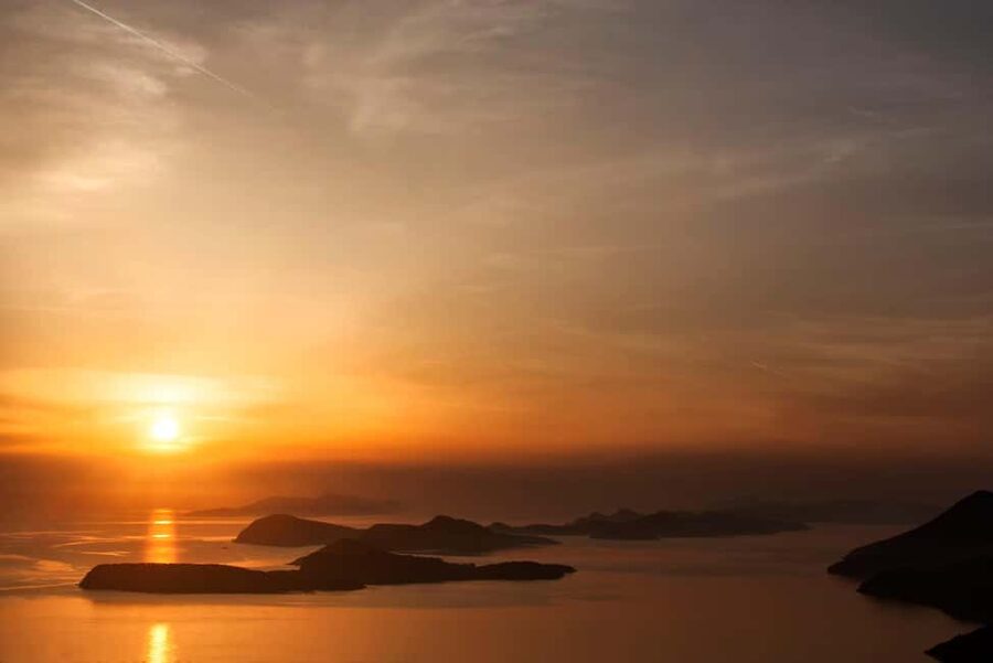 Dubrovnik: Sunset Catamaran Cruise with Sparkling Wine - Where You Meet and How Not to Get Flustered