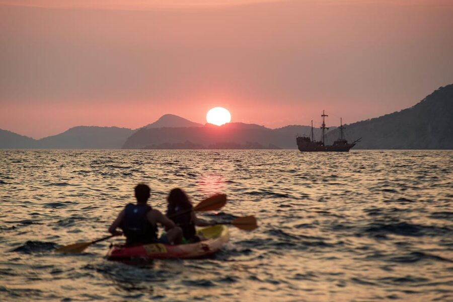 Dubrovnik: Sunset Kayaking and Snorkeling Tour - Who should book this tour (and who should not)