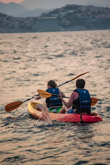 Dubrovnik: Sunset Sea Kayaking Tour - Why Dubrovnik looks better from a kayak at sunset