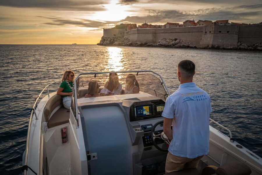 Dubrovnik: Sunset Tour With Panorama Of City Walls - Drinks included, food not included: plan your timing