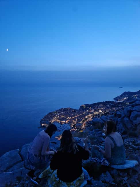 Dubrovnik: Sunset Wine Tasting At Panorama Point - What You Actually Taste: 3 Local Wines and Homemade Snacks