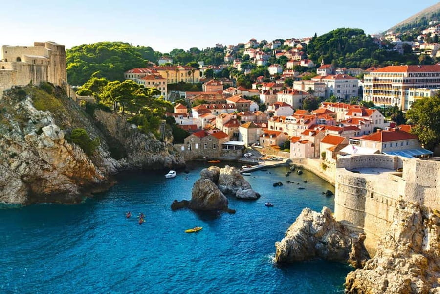 Dubrovnik to Sarajevo: 1-Way Mostar, Blagaj & Počitelj Tour - How the logistics keep you comfortable over 12 hours