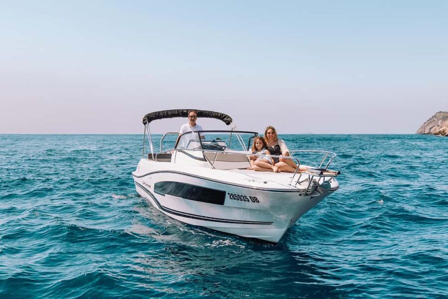 Elaphite Islands: Private boat tour (Cap Camarat 7.5wa) - Price and value: $530 for up to 7 people (and why it can be worth it)