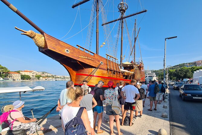 Elaphiti Islands On The Luxury Pirate Ship Karaka Dubrovnik - Onboard setup: drinks, snorkeling masks, and shade strategy
