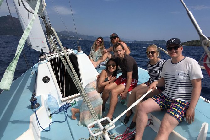 Experience full day sailing from Dubrovnik to Elaphiti islands - Boat size and comfort: what basic means in real life