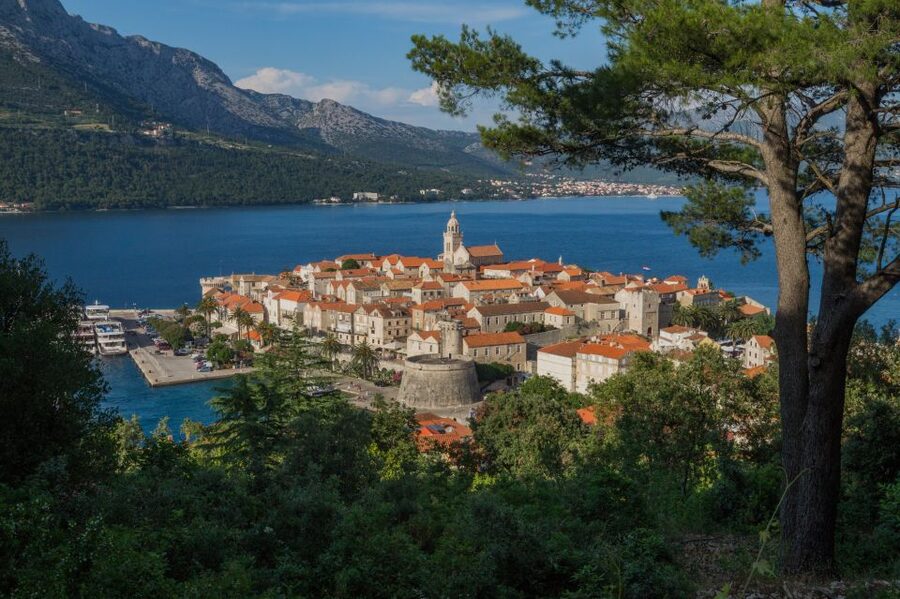 From Dubrovnik: Guided Tour of Pelješac & Korčula - Orebić and the boat to Korčula: where the day shifts gears