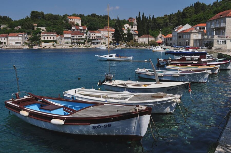 From Dubrovnik: Korcula Island Tour with Wine Tasting - Ston in the morning: coffee, walls, and salt-pans vibes