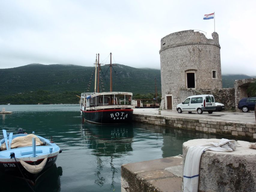 From Dubrovnik: Mali Ston Oyster Paradise Tour with Transfer - Mali Ston and the oyster farm boat ride