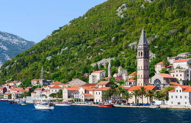 From Dubrovnik: Montenegro Coast Full-Day Trip - From Dubrovnik to Montenegro: Border Time and Bus Comfort