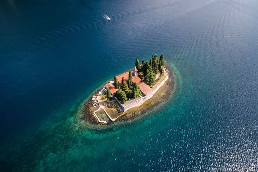 From Dubrovnik: Montenegro, Kotor City Tour - Guide Quality You Can Feel in the Group Experience