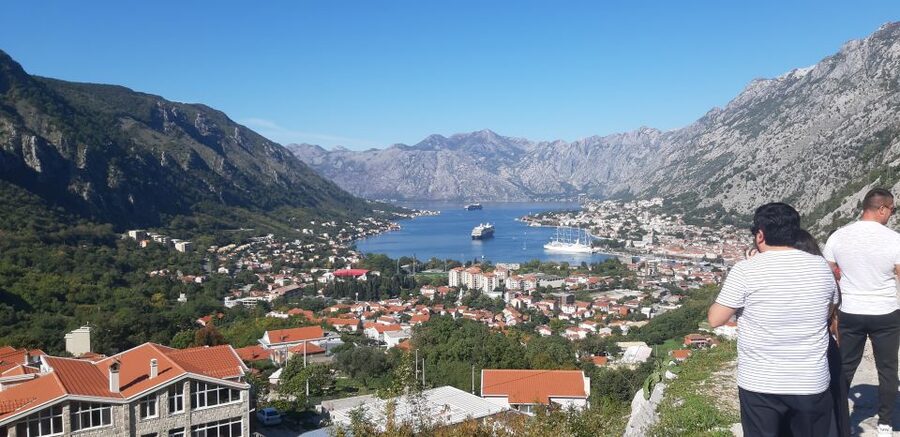 From Dubrovnik: Perast, Kotor & Budva Small-Group Day Trip - Dubrovnik pickup and the border: what to expect by 7:40