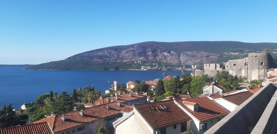 From Dubrovnik: Perast, Kotor & Budva Small-Group Day Trip - Kotor’s walled old town at 10:00: seeing the 4-km city walls without getting lost