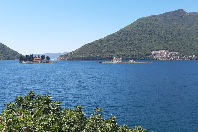 Full-Day Tour Bay of Kotor Perast Kotor and Budva small group from Dubrovnik - Perast: A Small Town That Works Best Before the Crowds
