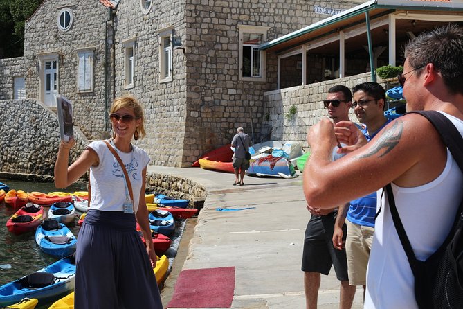 Game of Thrones & the Old City Grand Tour in Dubrovnik - The Iron Throne replica photo: included, but check the spot