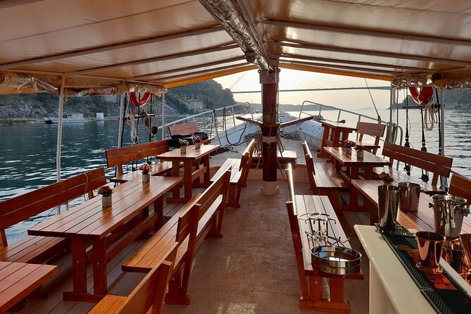 Gastro Cruise | Cruise around Dubrovnik Old Town with Lunch - Why the short duration can actually be a win