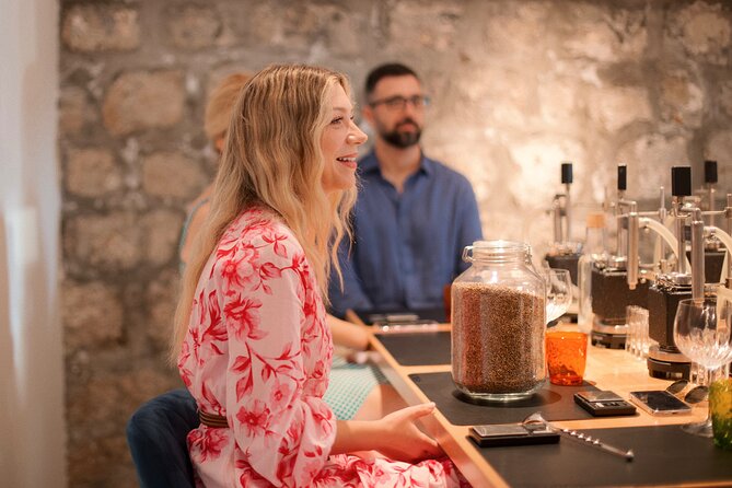 Habitat Gin Lab Experience - What You Take Home: Your Personalized Bottle
