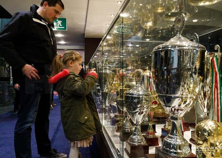 Hajduk Split Stadium Tour: An Unforgettable Experience - Access to the field: photo time at Poljud’s iconic spots