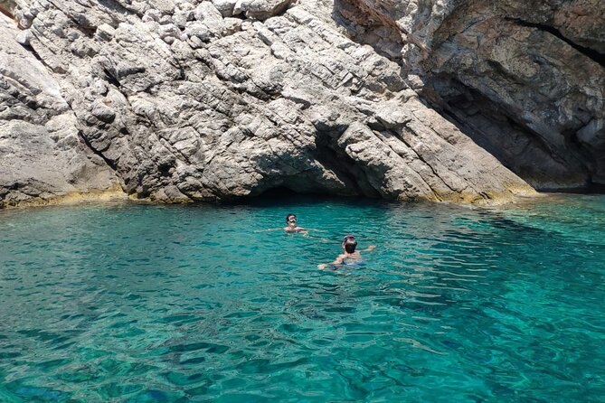 Half-Day Elafiti Islands Private Speed Boat Tour by Quicksilver 675 - Return to Port Gruž: a slower 45 minutes to enjoy the coast