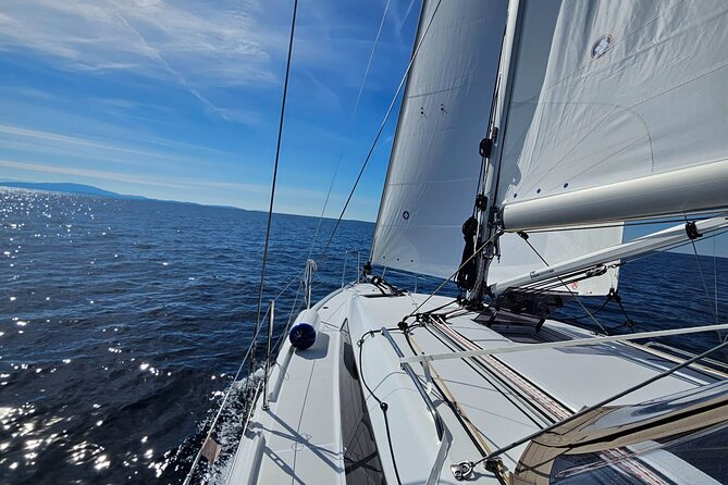 Islands Tour on Luxurious Jeanneau Sun Odyssey - Snacks, wine, water, soda, and snorkeling gear: the comfort package