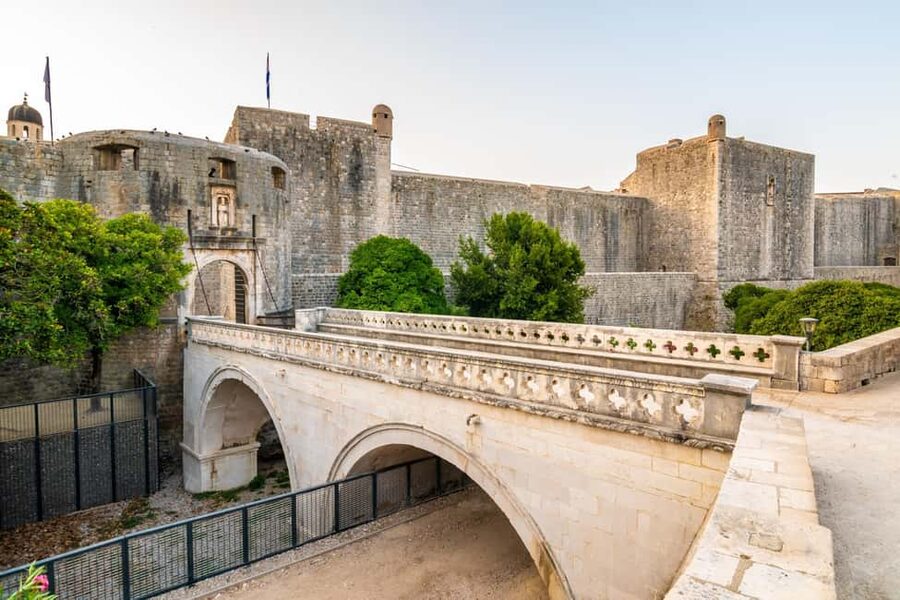 Jewish History of Dubrovnik Old Town Private Walking Tour - Itinerary Breakdown: From Pile Gate to Dubrovnik Cathedral