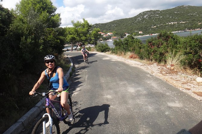 Kayak and Bike Tour to Sipan island from Lopud - Kayaking to Šipan, then swapping to bikes in Sudurad
