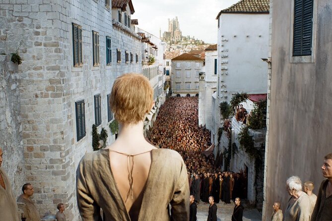 Kings Lending Expedition Private Game of Thrones Tour - Meeting point and walking pace in Old Town