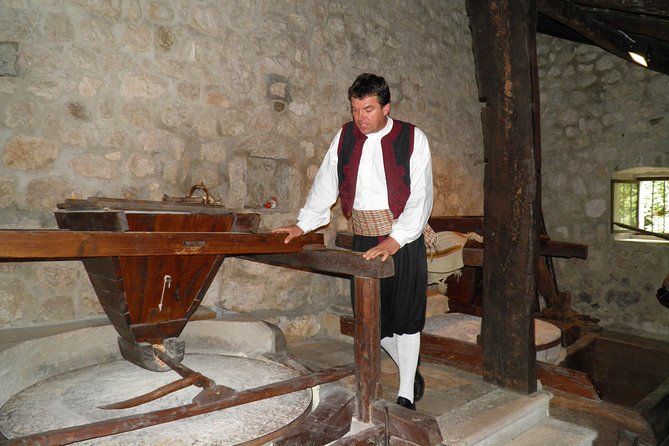 Konavle Valley Wine Tour from Dubrovnik with Train Ride and Wine Tasting - Wine tastings: what you should expect (and what can disappoint)
