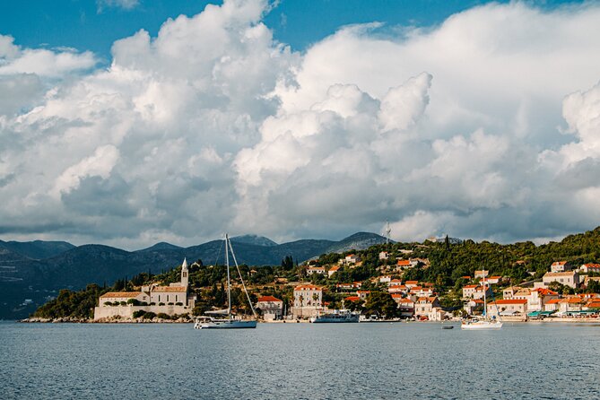 Luxury Elaphite Islands half day Cruise with lunch Apreamare - Koločep: bays, sea caves, and two small villages (with a short walk)