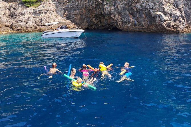 Luxury Elaphite Islands half day Cruise with lunch Apreamare - Lunch on Koločep: a local restaurant meal with real choices