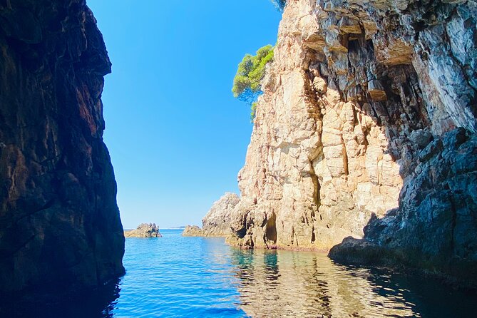 Luxury Private Boat Tour to Elaphiti Islands - What you get onboard: drinks, gear, and the no-drama comfort layer