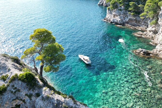 Luxury Private Speedboat Tour Islands & Blue Cave - Who should book: the sweet spot for this speedboat style