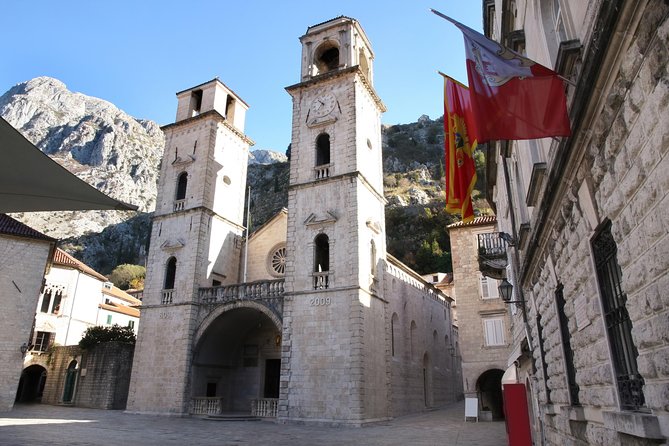 Montenegro Bay Cruise with Lunch on the Boat day trip - Getting from Dubrovnik to Montenegro: pickup, borders, and that early start