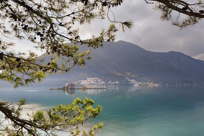 Montenegro Full Day Trip from Dubrovnik (small group) - Guides, Communication, and the Reality of Borders