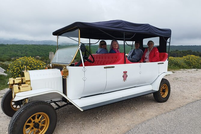 OLD CAR DUBROVNIK private sightseeing tour - Riding Dubrovnik in a classic open-air car (why it feels different)