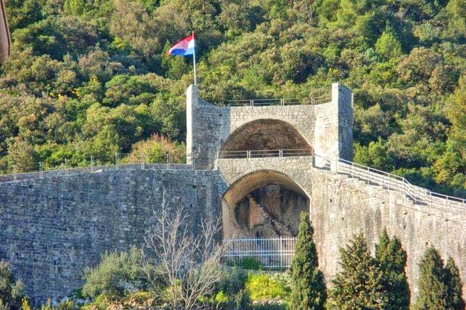Pelješac Wine, Beach and Lunch - Relaxing Tour from Dubrovnik - Optional swimming after lunch: a practical break from the roads