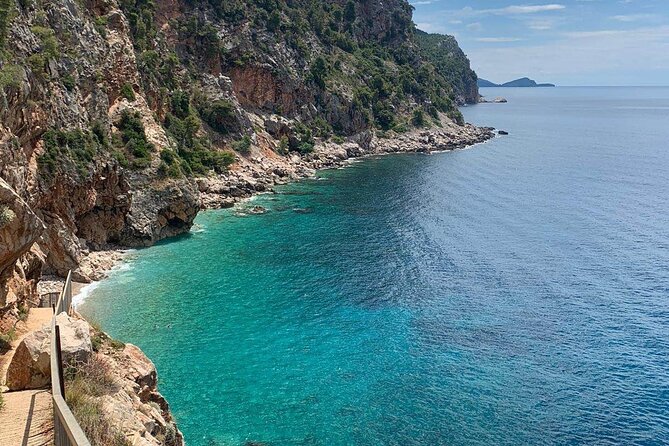 Picnic on Croatian Secret Beach - What This Beach Is Like (And What’s Missing on Purpose)