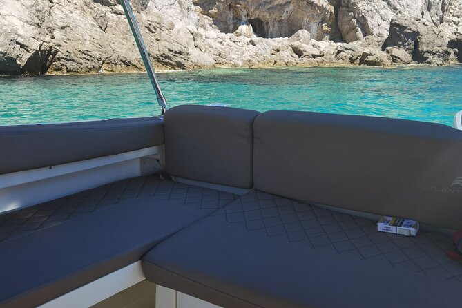 Private boat Tour - Dubrovnik Old Town and Elaphite islands - Drinks, food vibe, and why the boat’s layout keeps the day relaxed